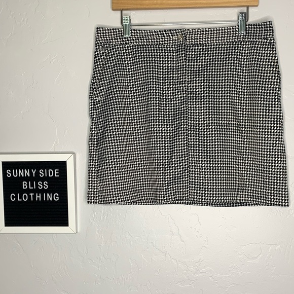 Izod Perform Black and White Houndstooth Print Golf Skort Size 8 - Picture 1 of 13